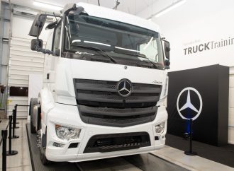 Mercedes-Benz Camiones y Buses realizó la quinta edición de Diálogos de movilidad sustentable y segura