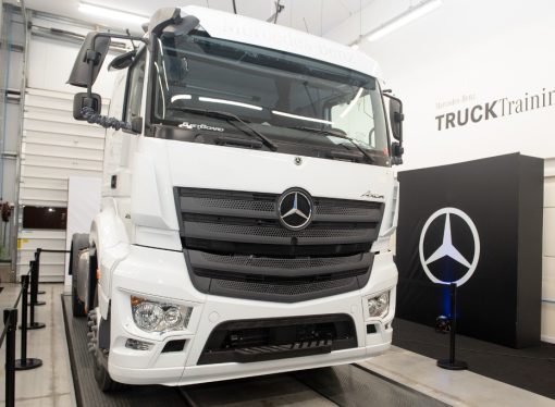 Mercedes-Benz Camiones y Buses realizó la quinta edición de Diálogos de movilidad sustentable y segura