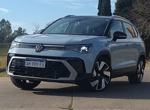 Contacto: Volkswagen Taos Highline Bitono (2026)