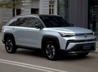 Suzuki lanza el Across Hybrid en Argentina