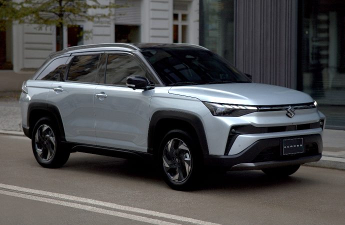 Suzuki lanza el Across Hybrid en Argentina