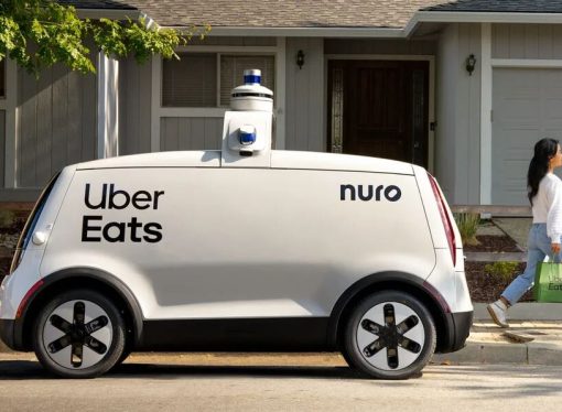 La Ciudad de Buenos Aires habilitó las pruebas de autos autónomos y robots de delivery en la vía pública