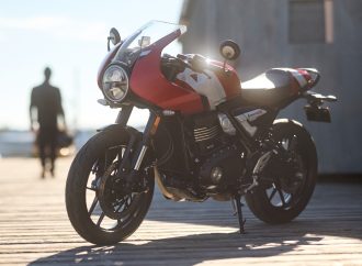 Triumph lanza las Thruxton 400 y Tracker 400 en Argentina