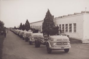 75 años moviendo al país: Mercedes-Benz Camiones y Buses celebra su trayectoria en Argentina y su apuesta a futuro