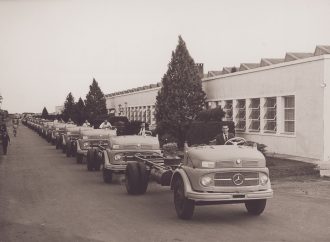 75 años moviendo al país: Mercedes-Benz Camiones y Buses celebra su trayectoria en Argentina y su apuesta a futuro