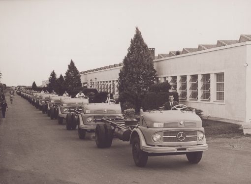 75 años moviendo al país: Mercedes-Benz Camiones y Buses celebra su trayectoria en Argentina y su apuesta a futuro