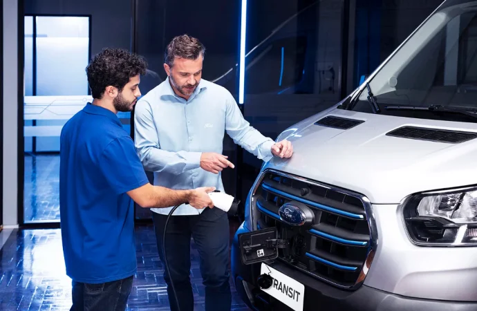 Ford Pro prueba un nuevo servicio de alertas preventivas para flotas