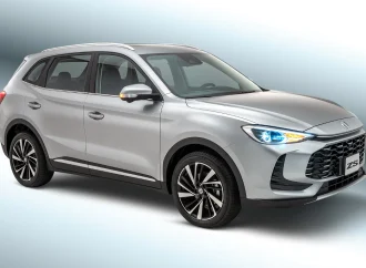 MG lanza la versión naftera del ZS en Argentina