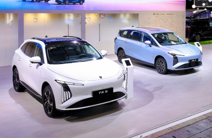 Forthing mostró en París dos nuevos modelos que llegarán a la Argentina