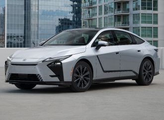 Lexus lanza la nueva generación del ES en Argentina