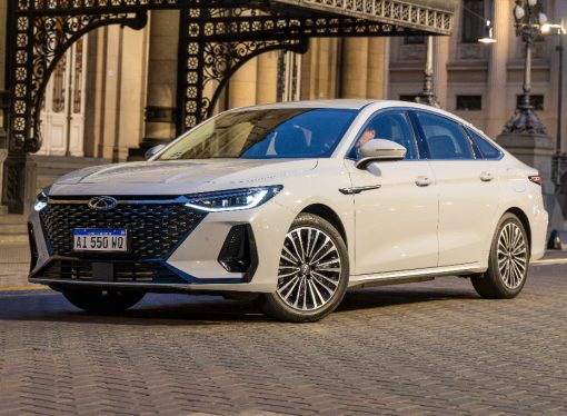 Chery lanza el Arrizo 8 Luxury en Argentina
