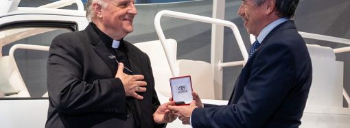 Toyota presentó uno de los Papamóviles que serán utilizados durante la visita de León XIV a la Argentina