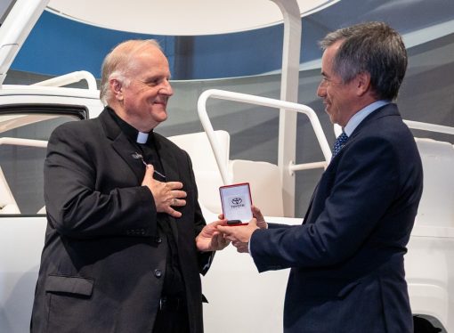 Toyota presentó uno de los Papamóviles que serán utilizados durante la visita de León XIV a la Argentina