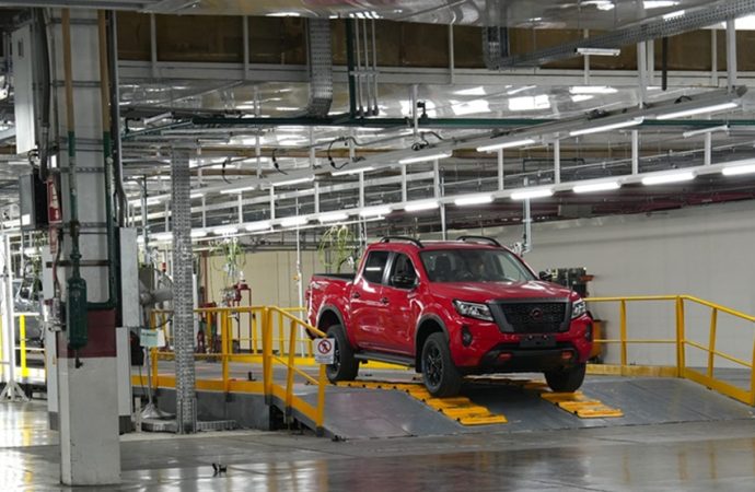 Nissan confía en la renovación del acuerdo con México: ya produce Frontier y nuevo Versa para nuestro mercado